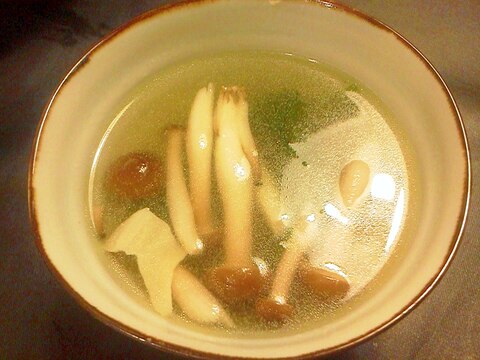 湯葉の中華風スープ